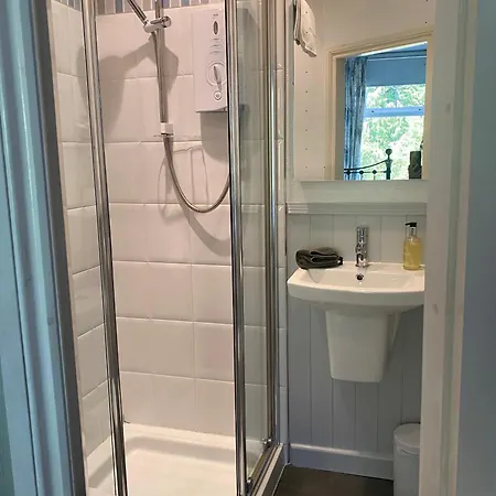 ケニルワース　ゲストハウス 4*